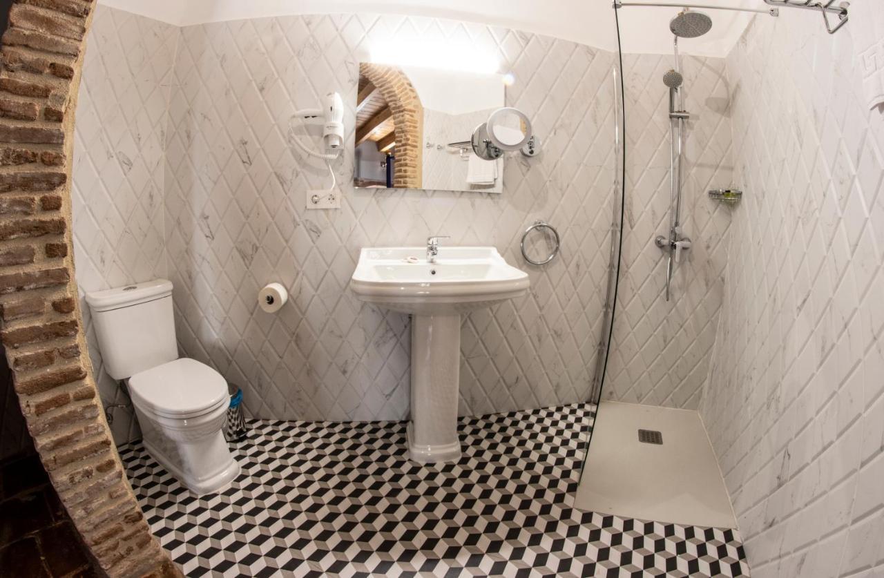 Deluxe Double Room Bath